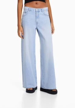 BERSHKA Wide-Leg - Jean Flare - Light Blue