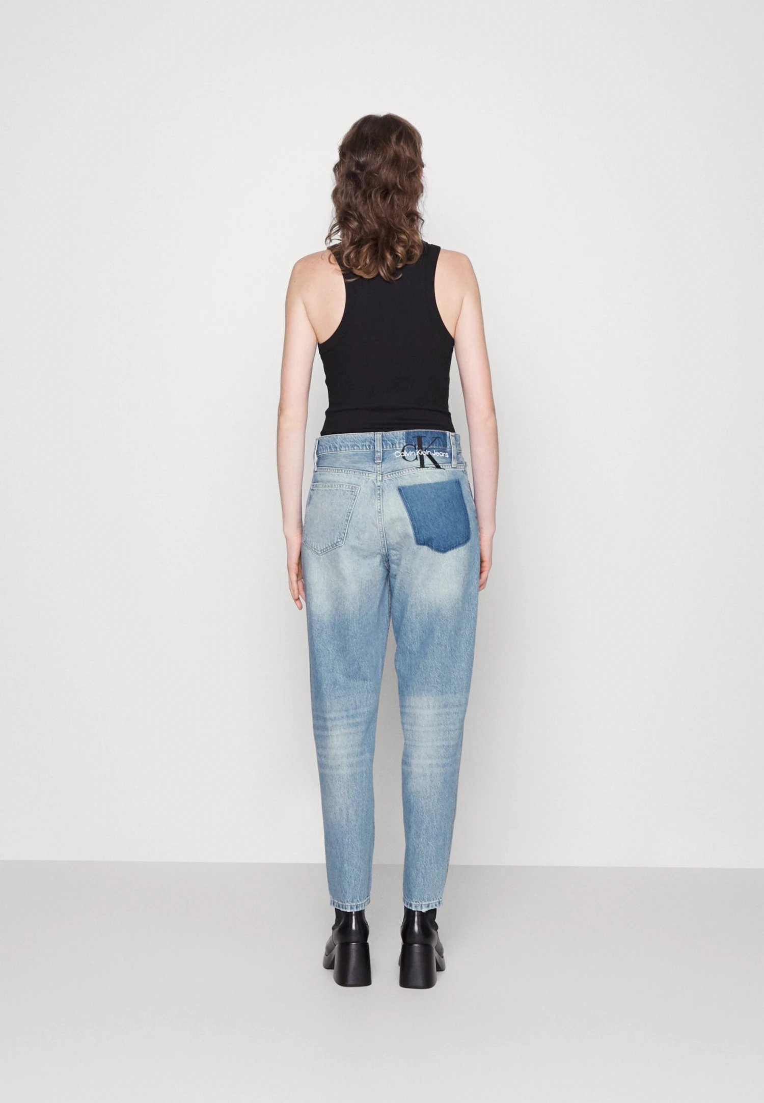 Calvin Klein Jeans Mom Jean - Jean Boyfriend - Denim Light â Image 3