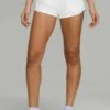 Lululemon Hotty Hot Lr *Lined 6 Cm - Short De Sport - White