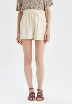 DeFacto Regular Fit - Short - Beige