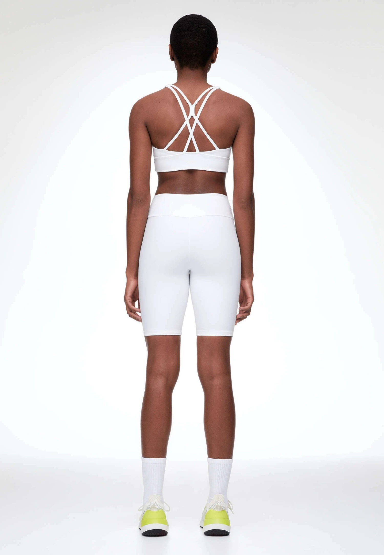 Oysho Comfortlux High-Rise Cycle - Short - White – Image 2